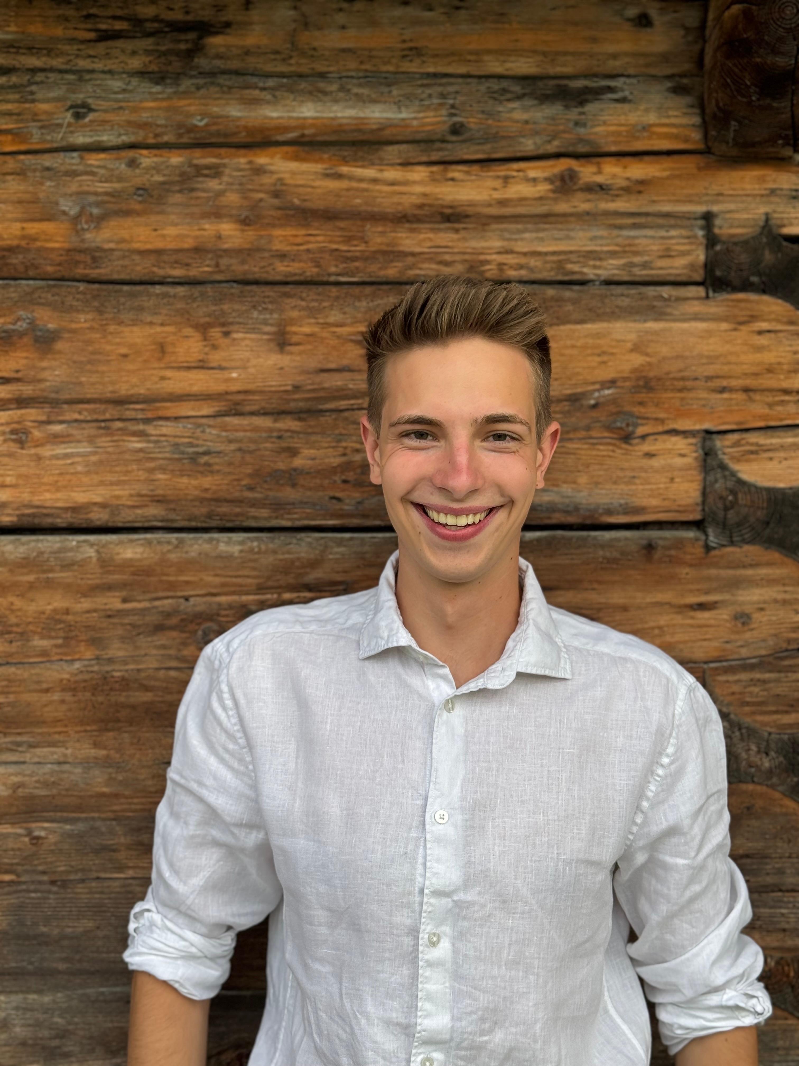 julian.jpeg julian.jpeg